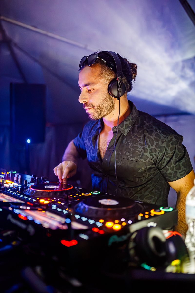 Max Lagardi at the decks under the tent