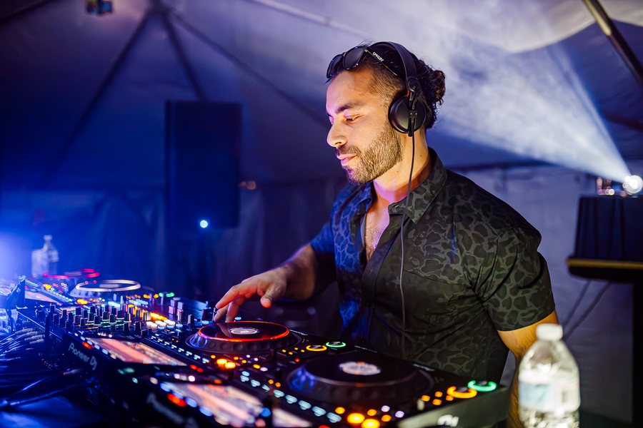 Max Lagardi live at the decks