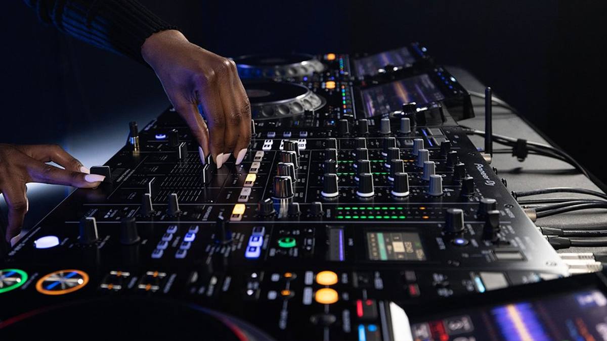 Pioneer CDJs