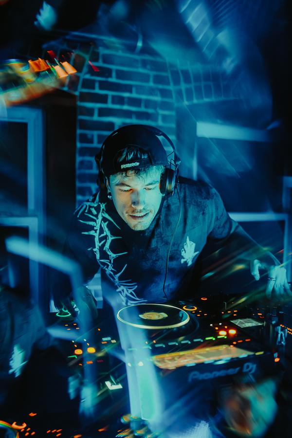 ryzl on the decks